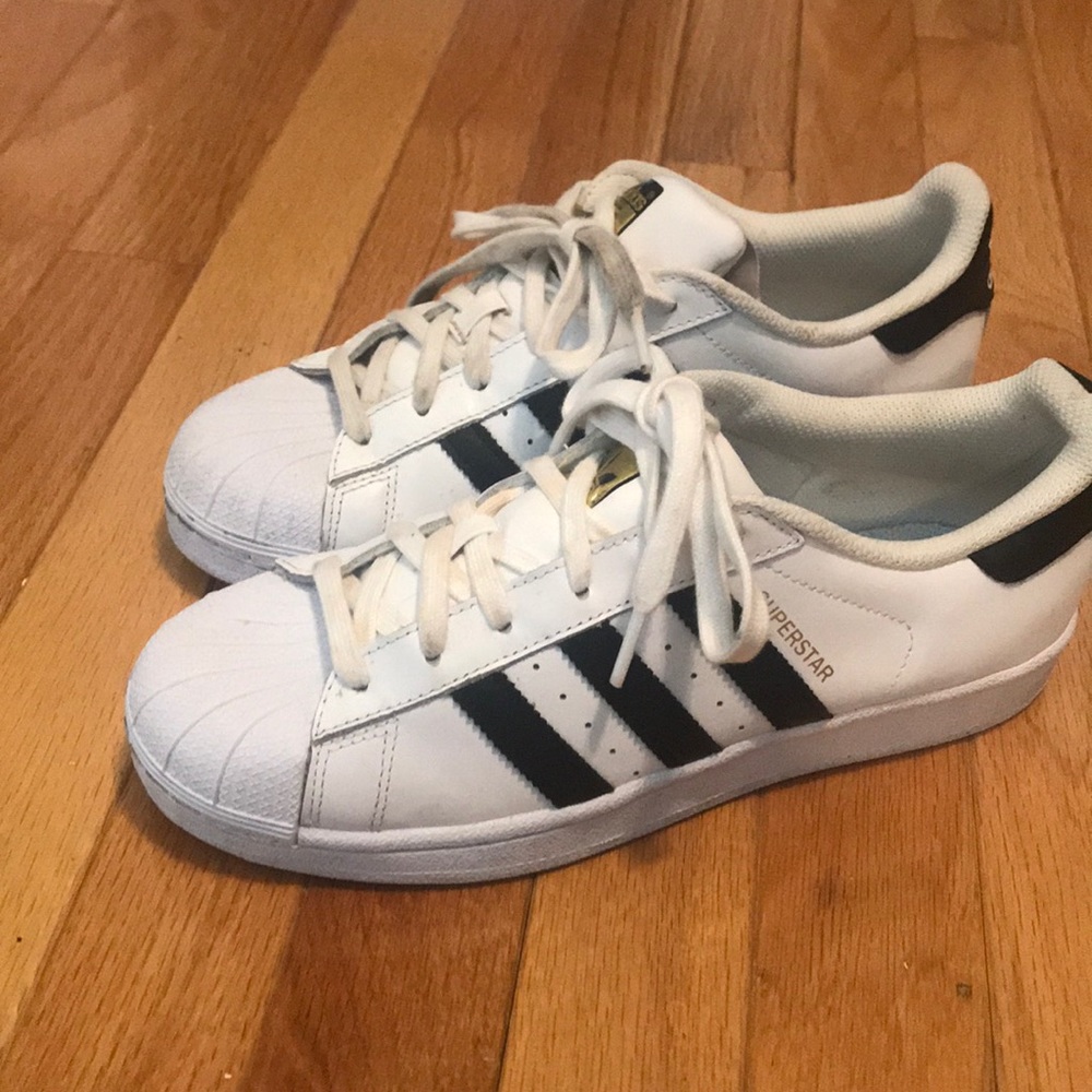 Adidas superstars